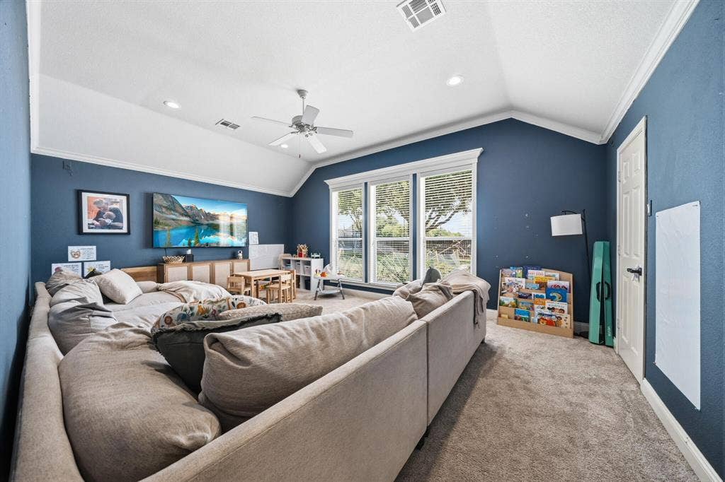 100 Painted Horse Trail, Waco, TX 76712