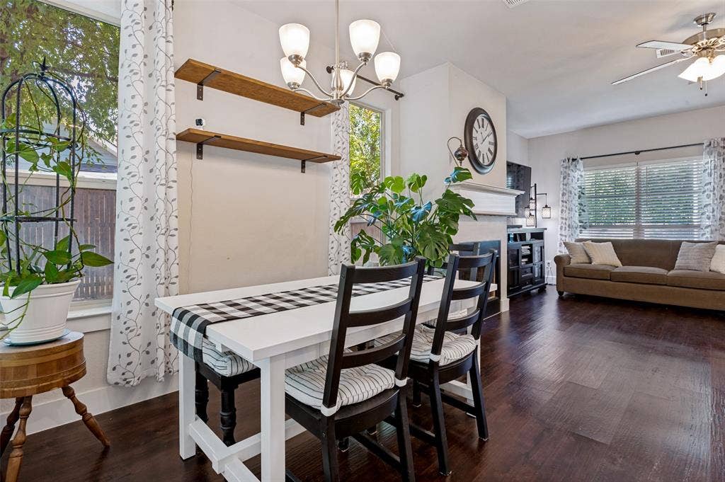 909 Cope Street, Mansfield, TX 76065 909 Cope Street, Mansfield, TX 76065