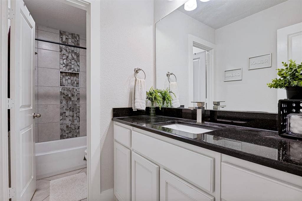 909 Cope Street, Mansfield, TX 76065 909 Cope Street, Mansfield, TX 76065