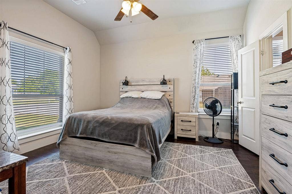 909 Cope Street, Mansfield, TX 76065 909 Cope Street, Mansfield, TX 76065