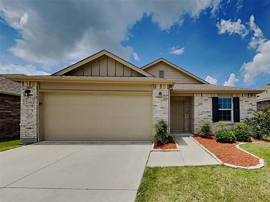 Property photo for 1108 Hickory Bend Lane, Fort Worth, TX