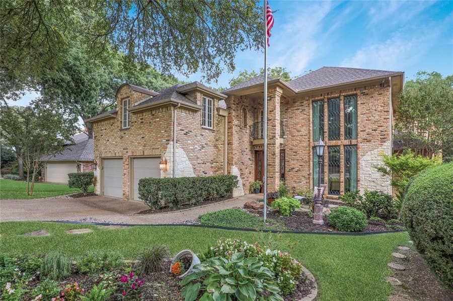 Property photo for 1814 Lakeshore Court, McKinney, TX