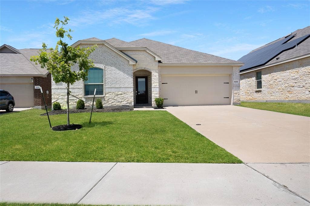 5222 Fallenstone Way, Princeton, TX 75407