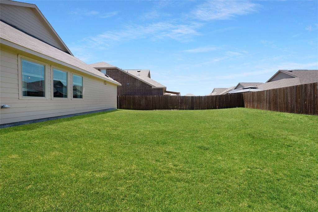 5222 Fallenstone Way, Princeton, TX 75407