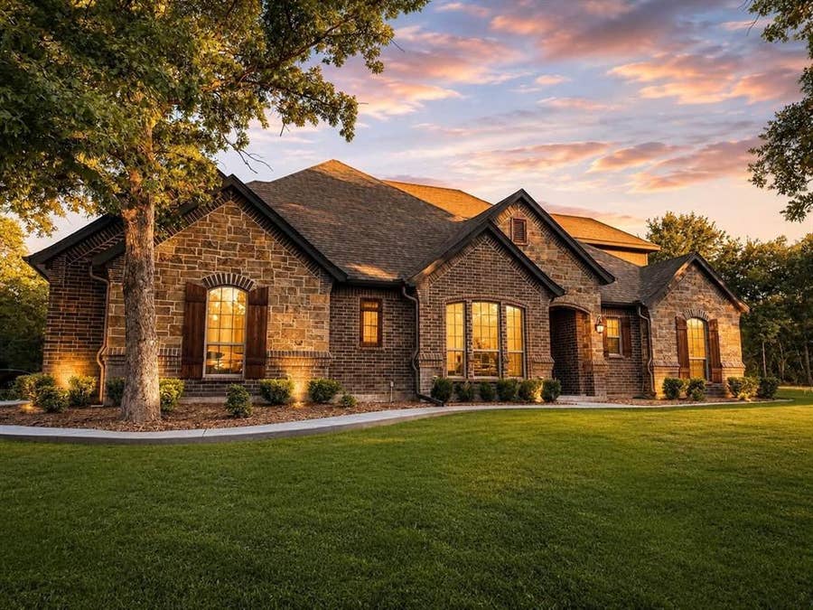 Property photo for 7259 Oak Creeks Court, Fort Worth, TX