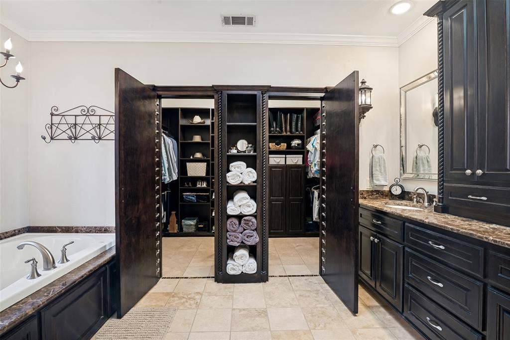 3921 Gettysburg Circle, Plano, TX 75023 3921 Gettysburg Circle, Plano, TX 75023