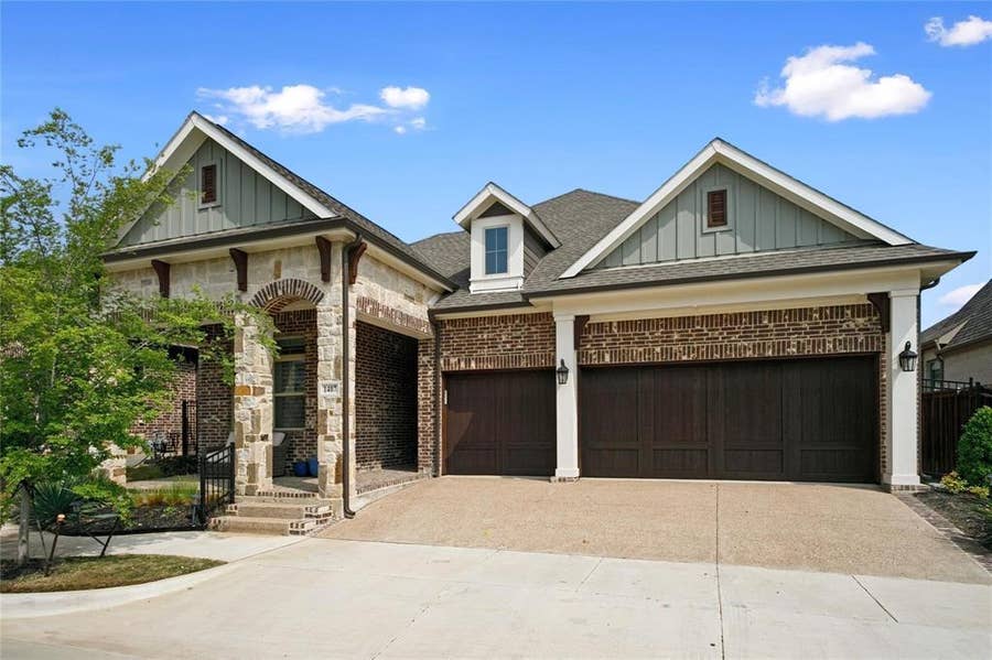 Property photo for 1407 Lone Eagle Way, Arlington, TX