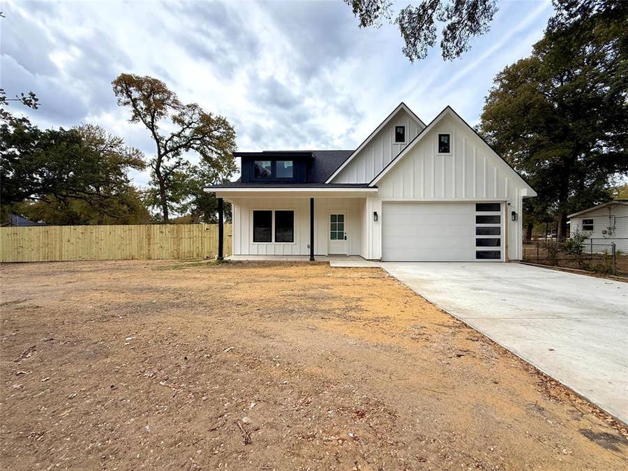 Property photo for 941 Robinhood Boulevard, Mesquite, TX