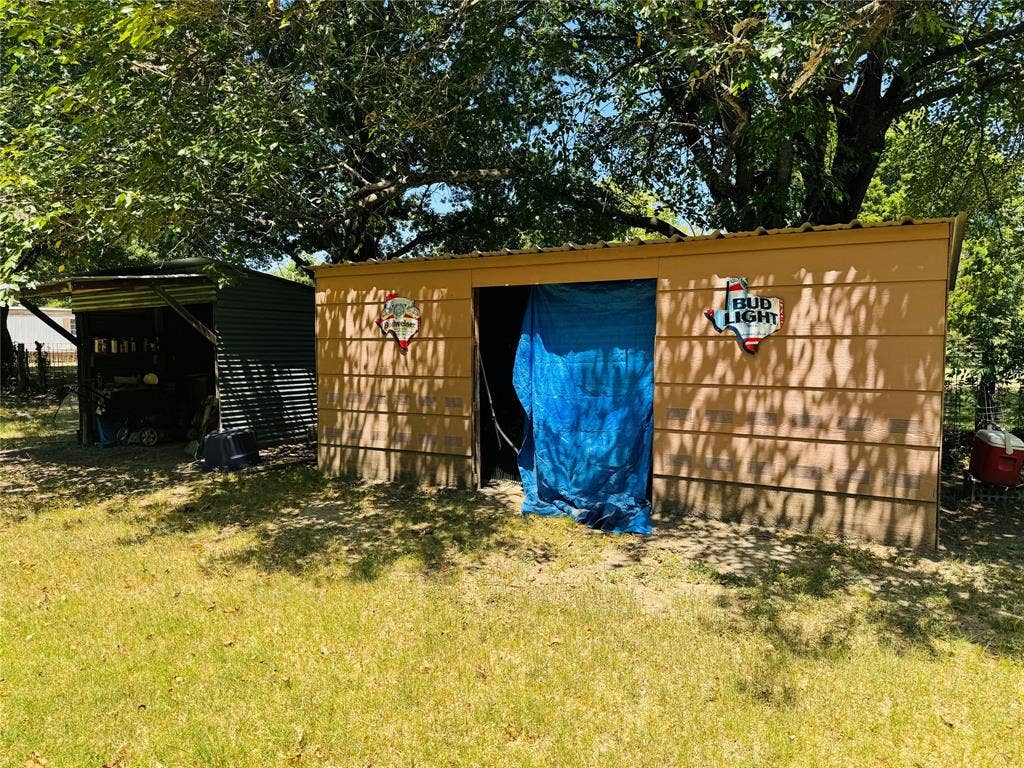 1210 S Clements Street, Gainesville, TX 76240