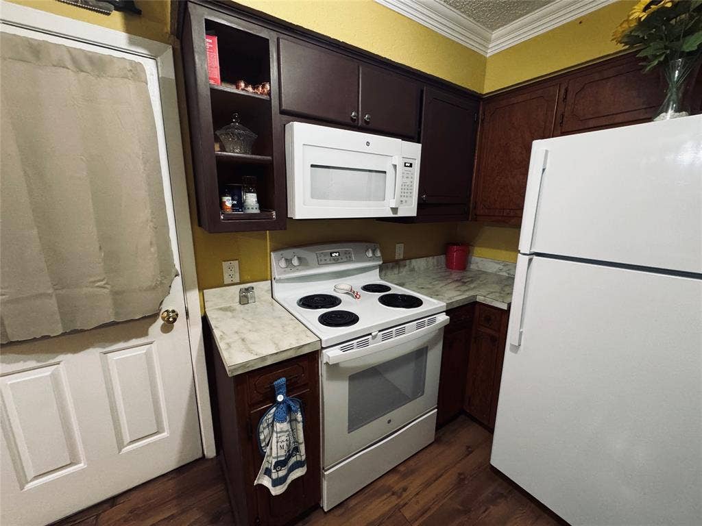 1210 S Clements Street, Gainesville, TX 76240