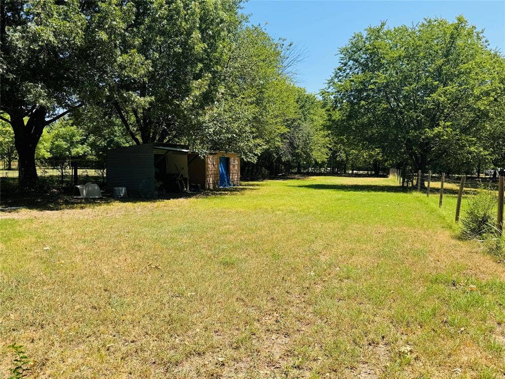 1210 S Clements Street, Gainesville, TX 76240