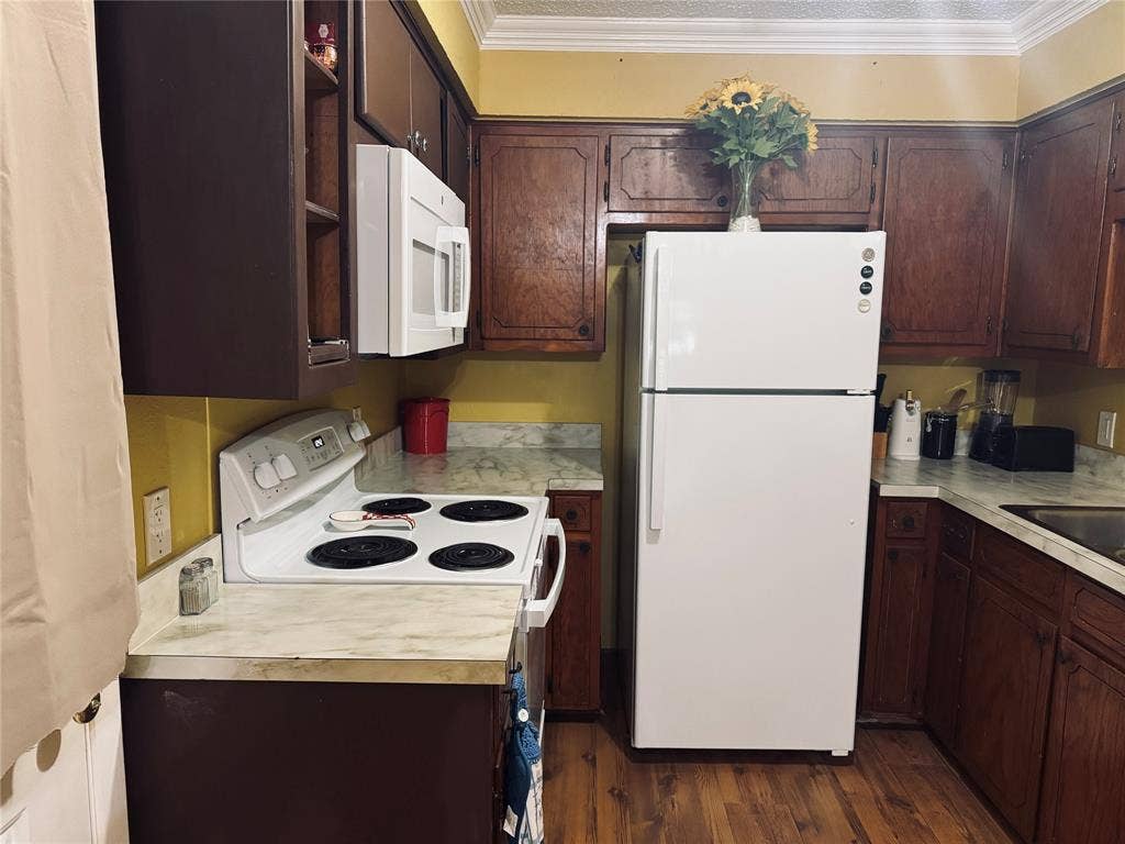 1210 S Clements Street, Gainesville, TX 76240