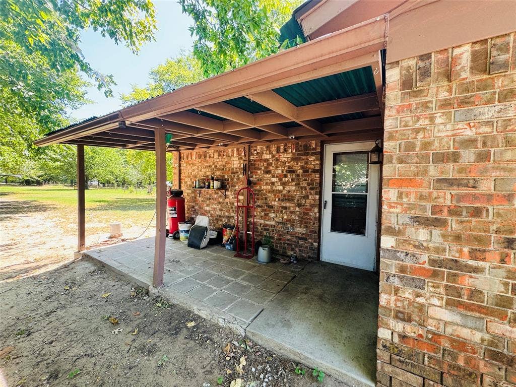 1210 S Clements Street, Gainesville, TX 76240