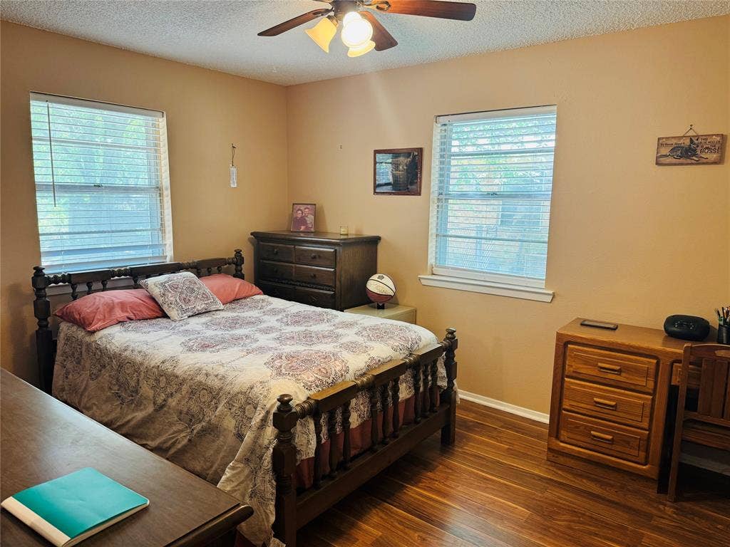 1210 S Clements Street, Gainesville, TX 76240