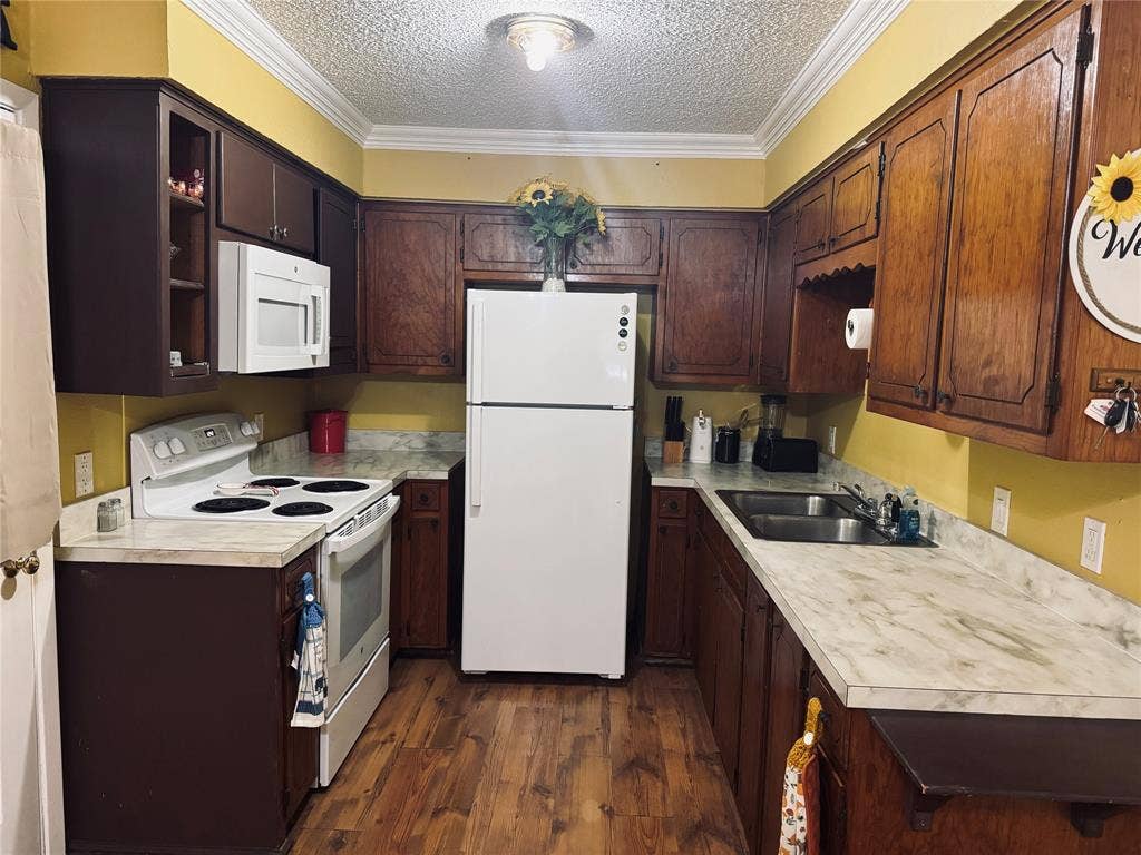 1210 S Clements Street, Gainesville, TX 76240