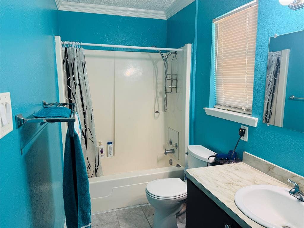1210 S Clements Street, Gainesville, TX 76240