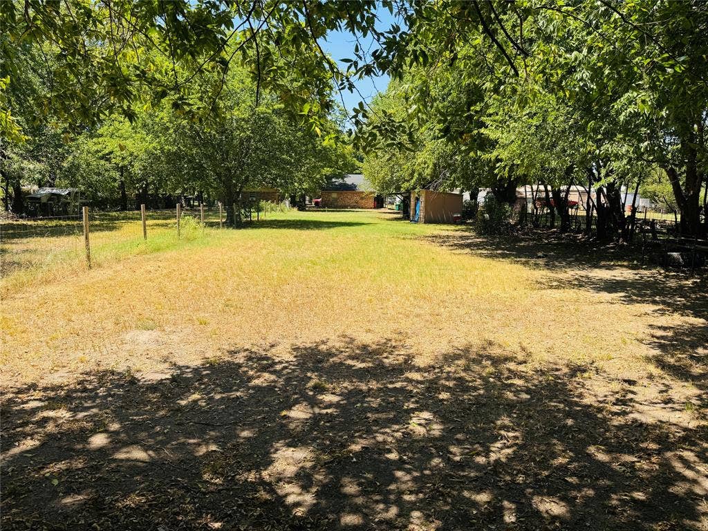 1210 S Clements Street, Gainesville, TX 76240
