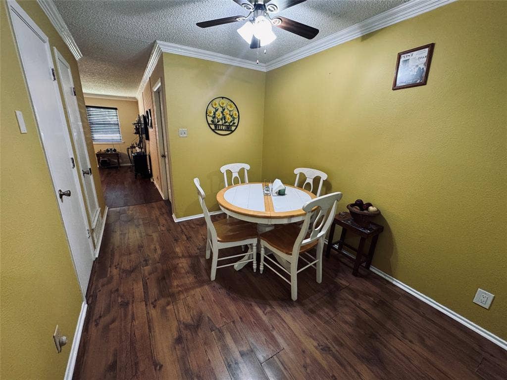1210 S Clements Street, Gainesville, TX 76240