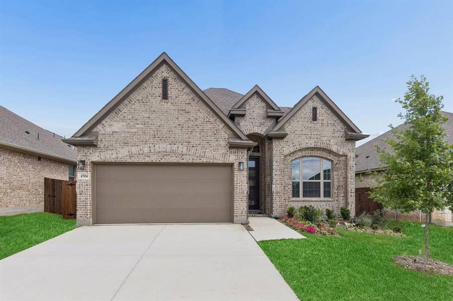 Property photo for 10325 Canna Lily Street, Fort Worth, TX