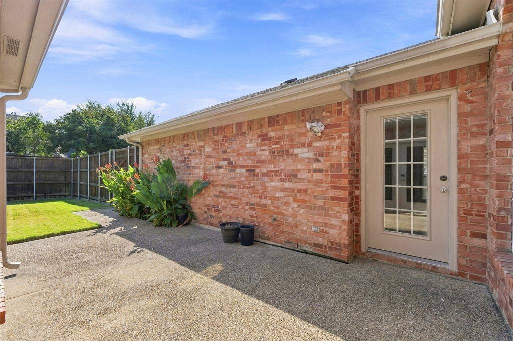 2910 Live Oak Drive, Rowlett, TX 75088 2910 Live Oak Drive, Rowlett, TX 75088