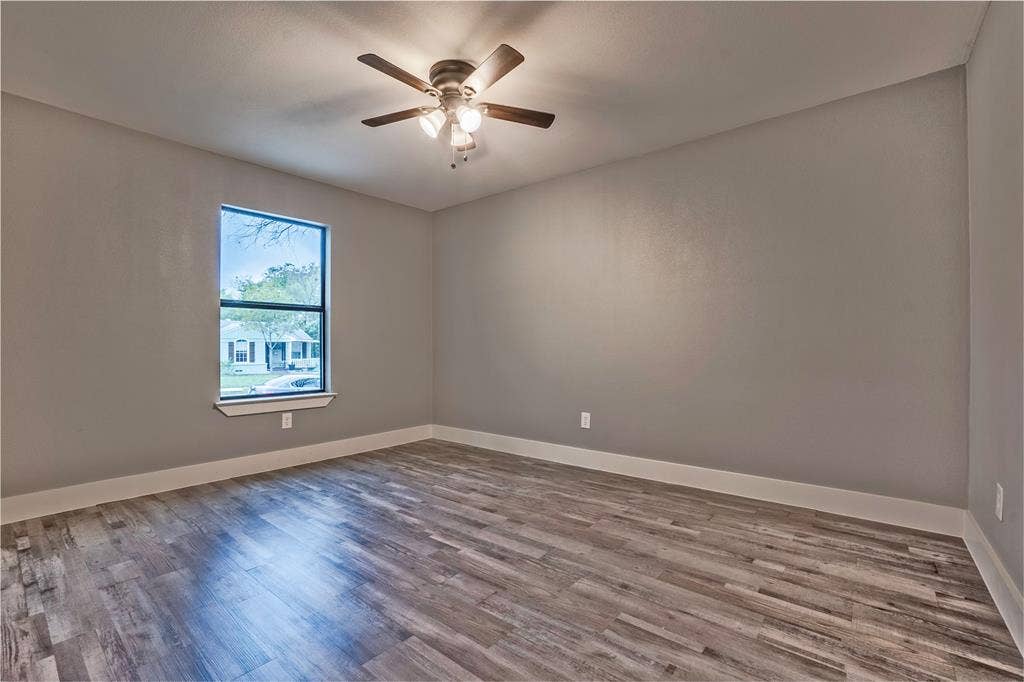2423 Fenwick Drive, Dallas, TX 75228 2423 Fenwick Drive, Dallas, TX 75228