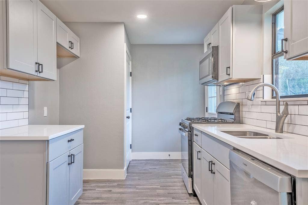 2423 Fenwick Drive, Dallas, TX 75228 2423 Fenwick Drive, Dallas, TX 75228