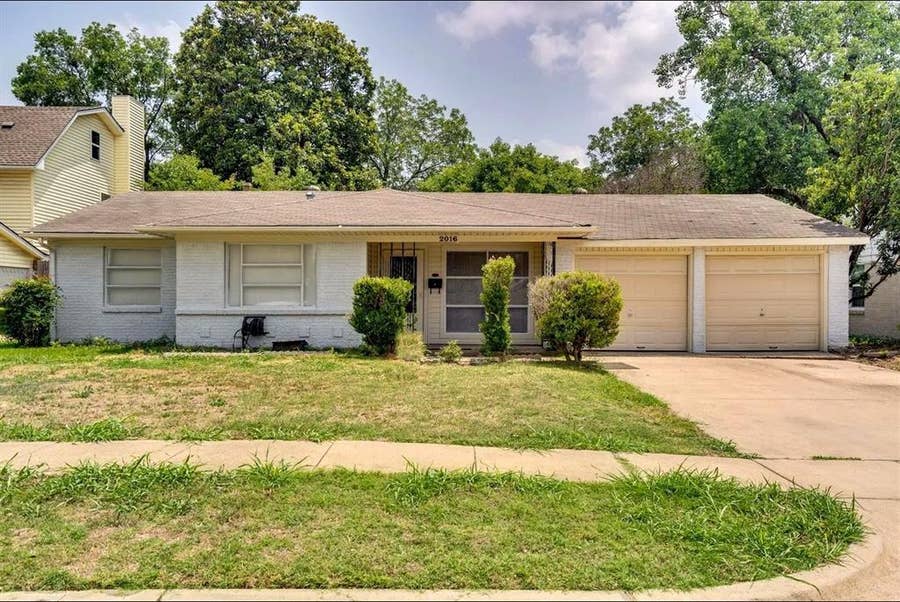 Property photo for 2016 Menefee Street, Arlington, TX