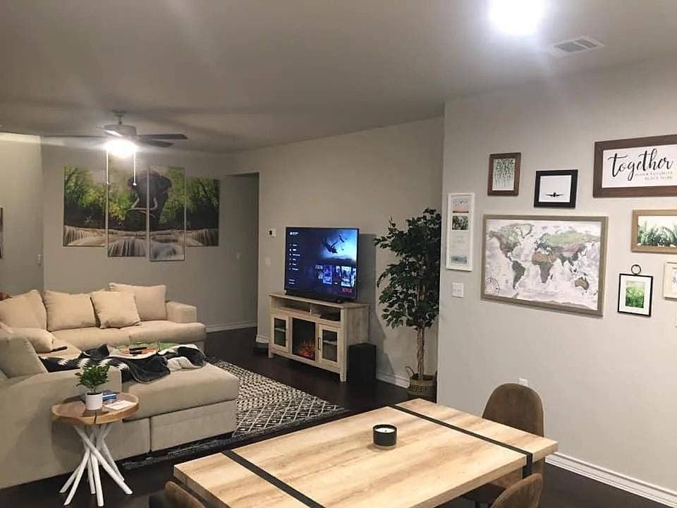 12100 Cimaizon Drive, Austin, TX 78725 12100 Cimaizon Drive, Austin, TX 78725