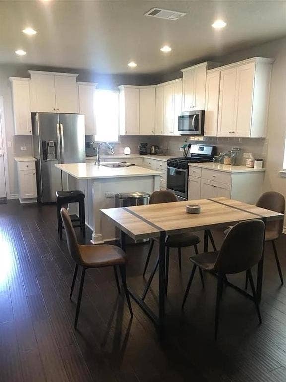 12100 Cimaizon Drive, Austin, TX 78725 12100 Cimaizon Drive, Austin, TX 78725