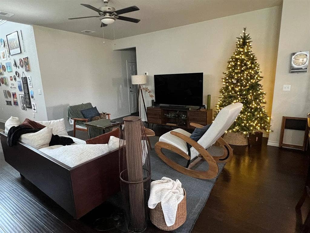 12100 Cimaizon Drive, Austin, TX 78725 12100 Cimaizon Drive, Austin, TX 78725