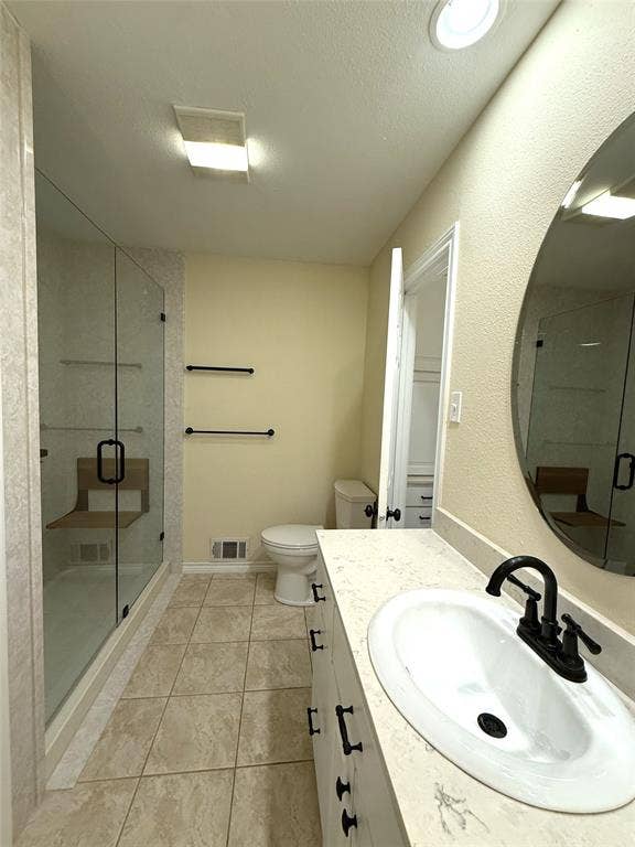 1116 Elizabeth Lane, Richardson, TX 75080 Primary bath