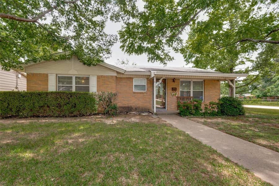 Property photo for 2002 Winthrop Street, Irving, TX