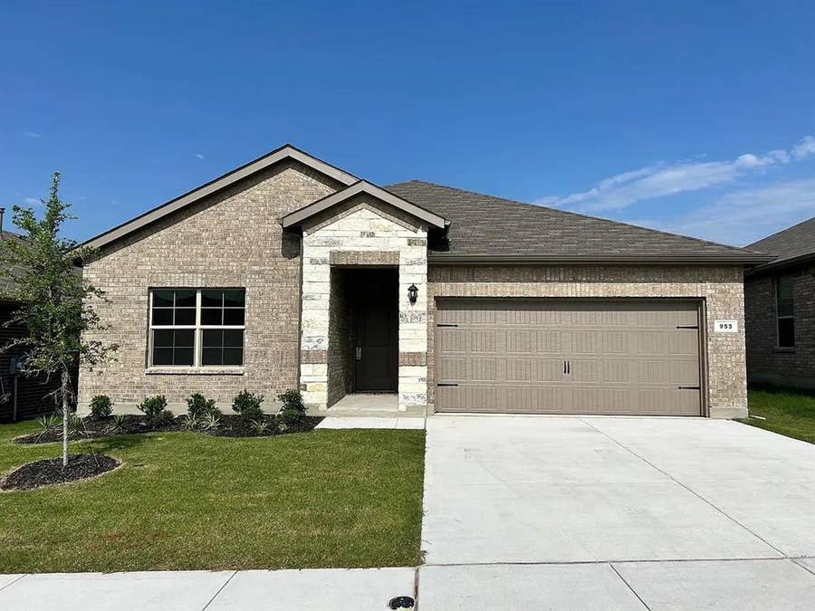 Property photo for 953 Braymer Lane, Fort Worth, TX