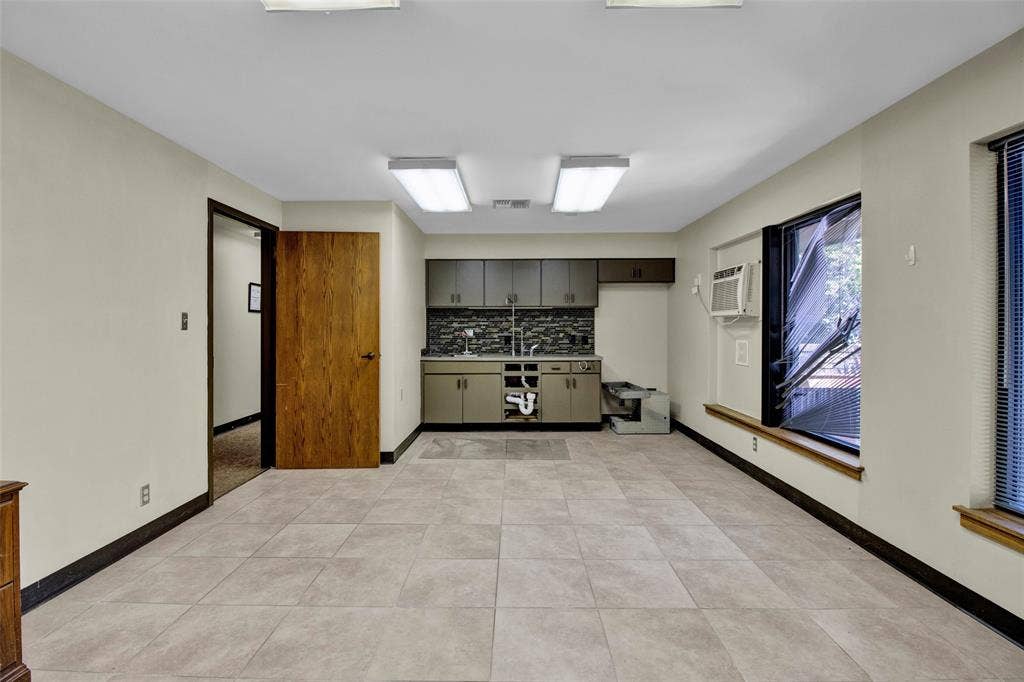3210 W Northwest Loop 323, Tyler, TX 75702 3210 W Northwest Loop 323, Tyler, TX 75702