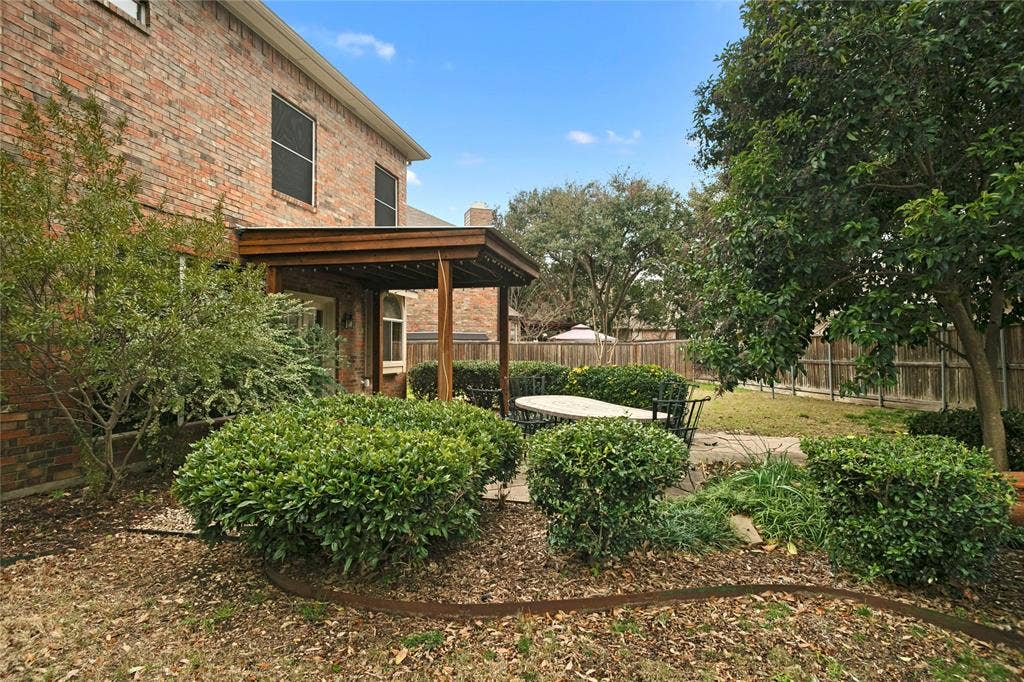 3777 Meadowcreek Circle, Addison, TX 75001 3777 Meadowcreek Circle, Addison, TX 75001