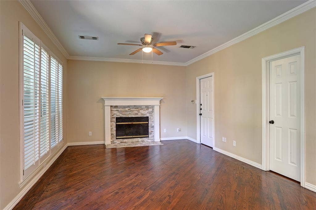 3777 Meadowcreek Circle, Addison, TX 75001 2nd Living area off of the kitchen