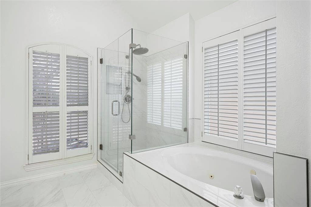 3777 Meadowcreek Circle, Addison, TX 75001 3777 Meadowcreek Circle, Addison, TX 75001