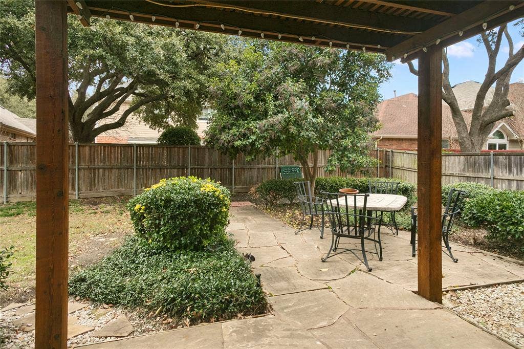 3777 Meadowcreek Circle, Addison, TX 75001 3777 Meadowcreek Circle, Addison, TX 75001