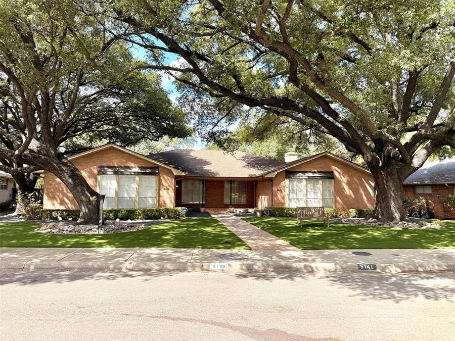Property photo for 9139 Villa Park Circle, Dallas, TX