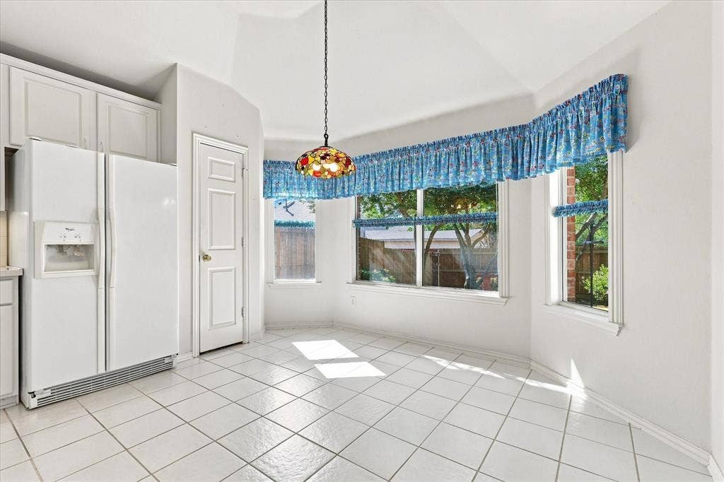 2806 Warwick Drive, Corinth, TX 76210