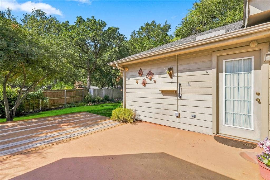 2806 Warwick Drive, Corinth, TX 76210