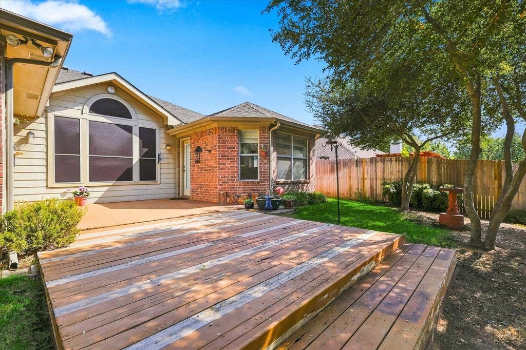 2806 Warwick Drive, Corinth, TX 76210