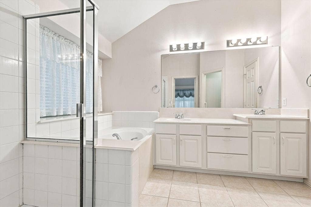 2806 Warwick Drive, Corinth, TX 76210