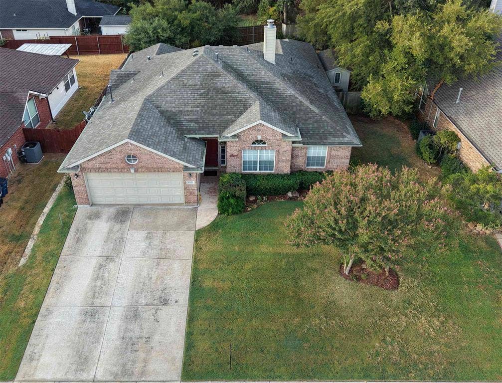 2806 Warwick Drive, Corinth, TX 76210