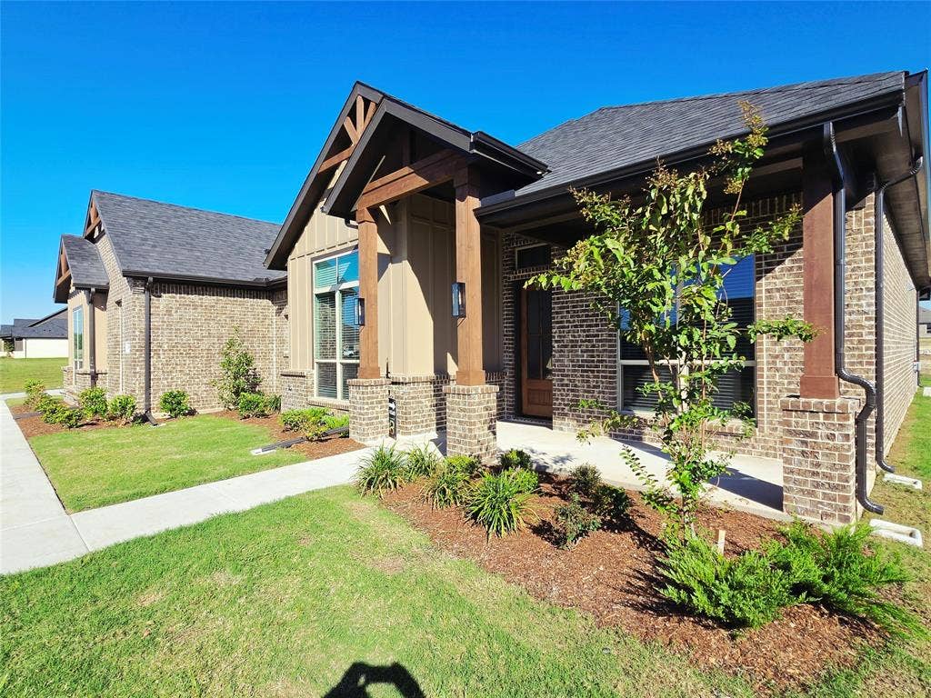 6841 Southrock Drive, Midlothian, TX 76065