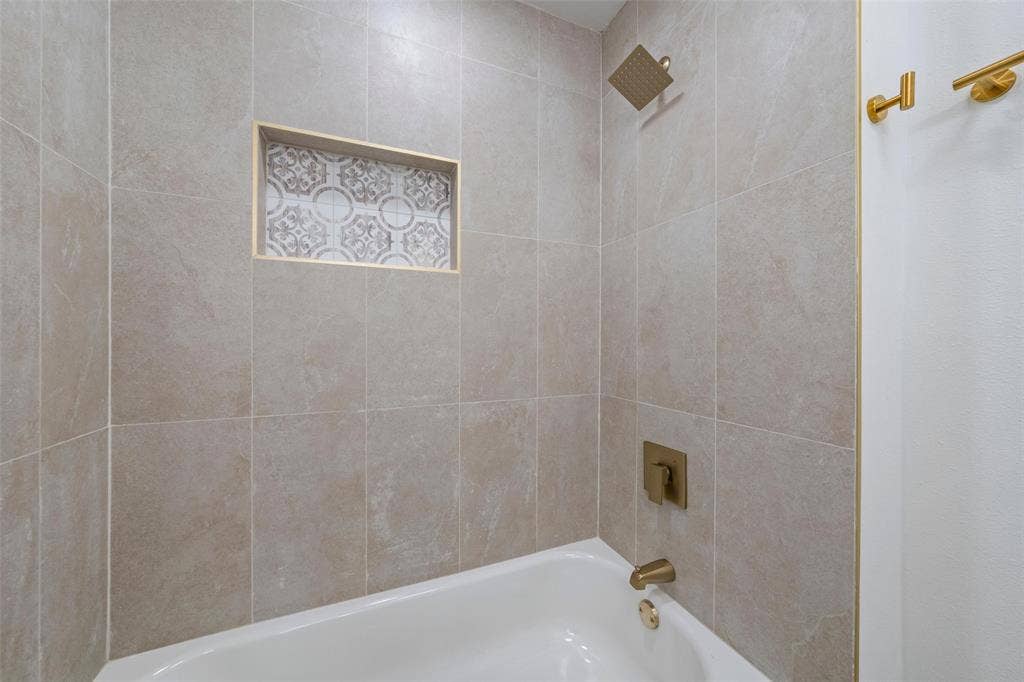 412 Dixon Street, Hewitt, TX 76643