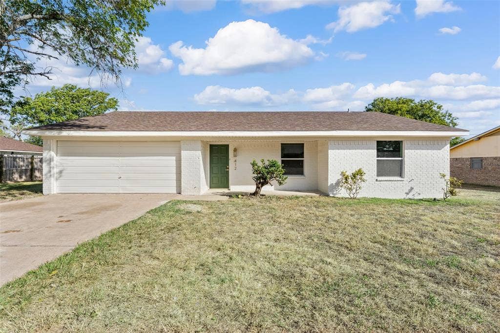 412 Dixon Street, Hewitt, TX 76643