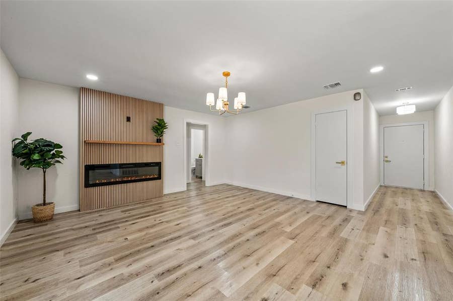 Property photo for 412 Dixon Street, Hewitt, TX