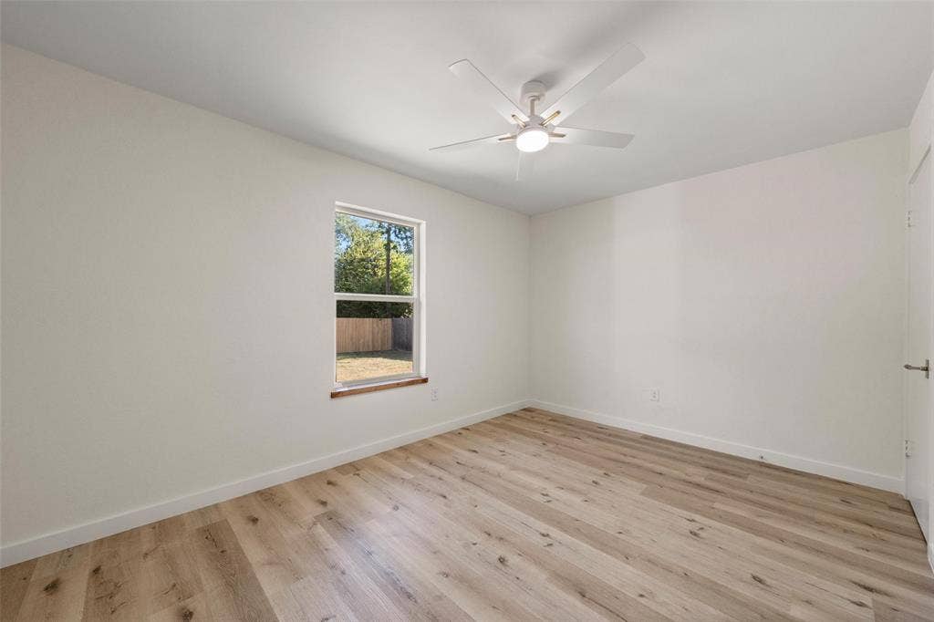 412 Dixon Street, Hewitt, TX 76643