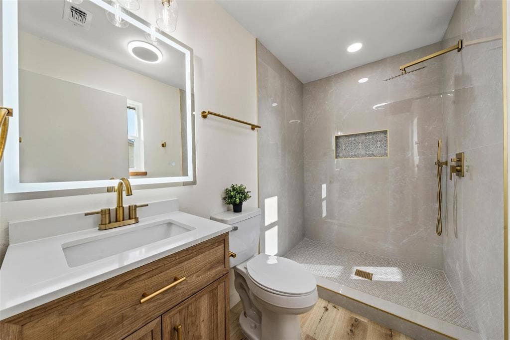 412 Dixon Street, Hewitt, TX 76643